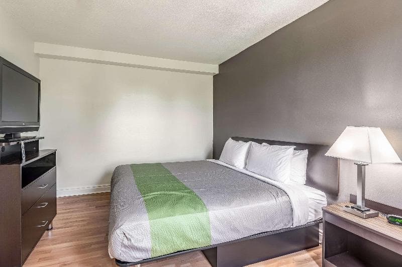 Quality Inn & Suites Kansas City Downtown photo 1