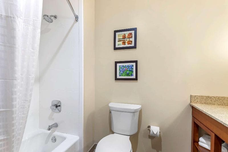 Comfort Suites 3