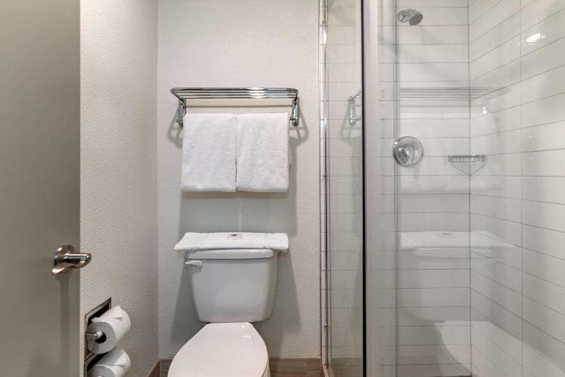 Comfort Inn & Suites 2