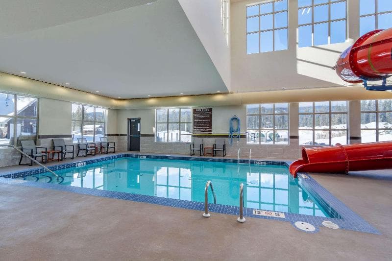 Comfort Inn & Suites 3