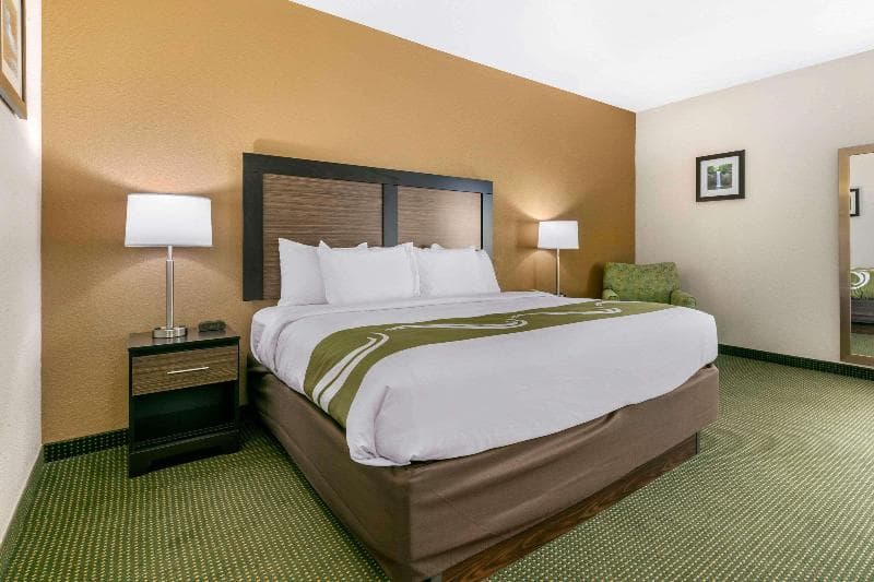 Quality Inn 4