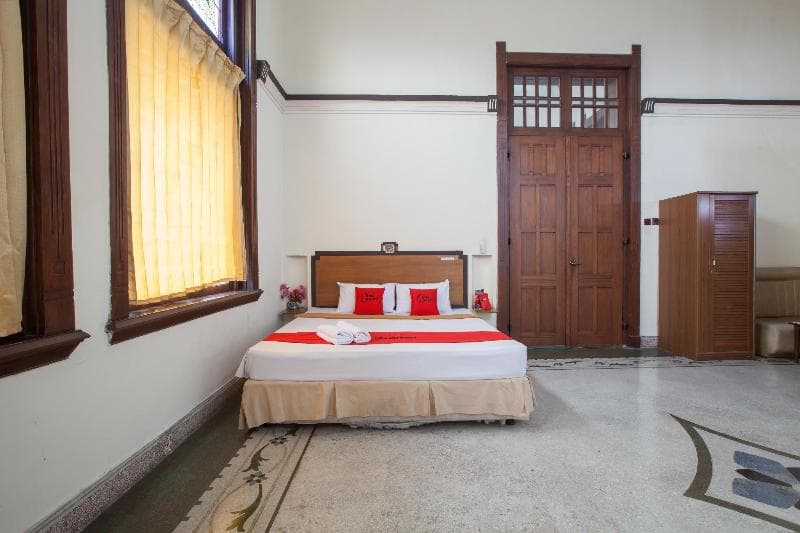 Reddoorz @ Lawang 5