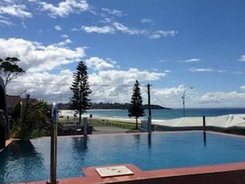 Beach House Mollymook photo 1