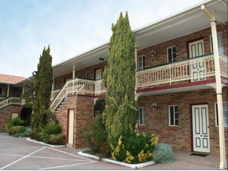 Grand Manor Motor Inn 5