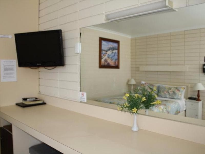 Avenue Motel 5