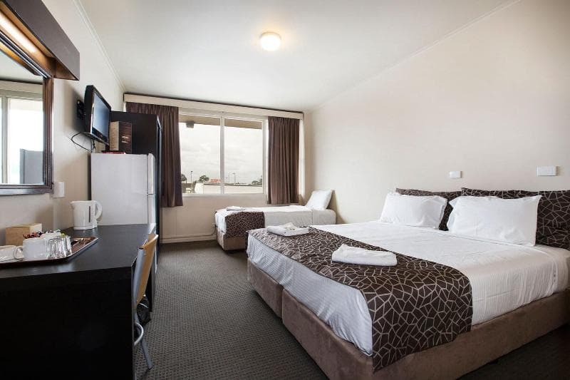Meadow Inn Hotel-Motel 4
