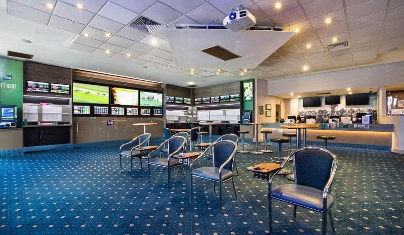 St Albans Hotel main