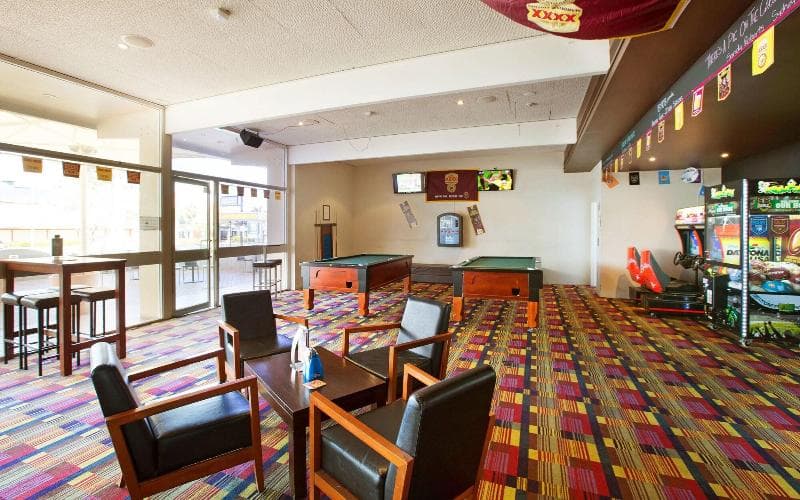 Sunnybank Hotel main