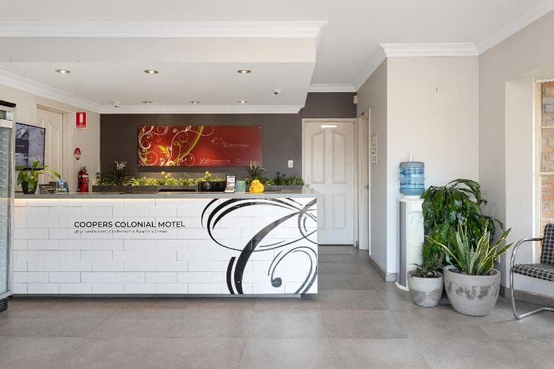 Coopers Colonial Motel 2