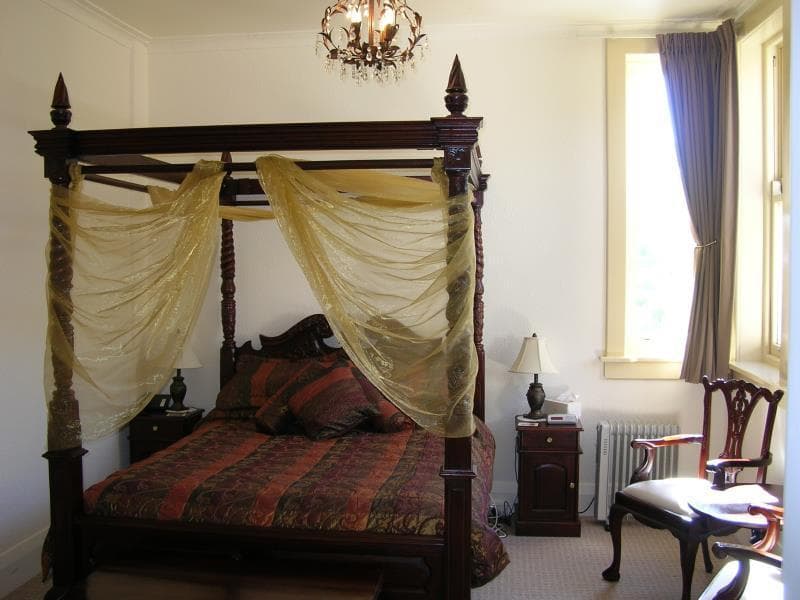 Manor Views 5