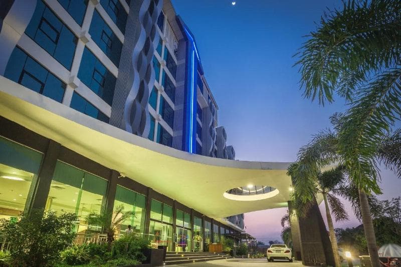 Alvarez Hotel 4