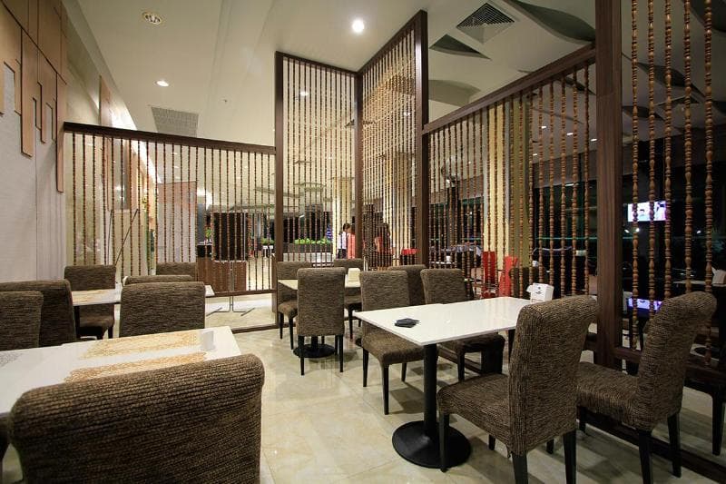 Alvarez Hotel main
