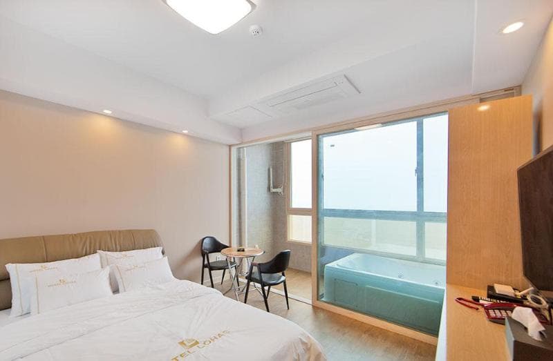 Lohas Hotel main