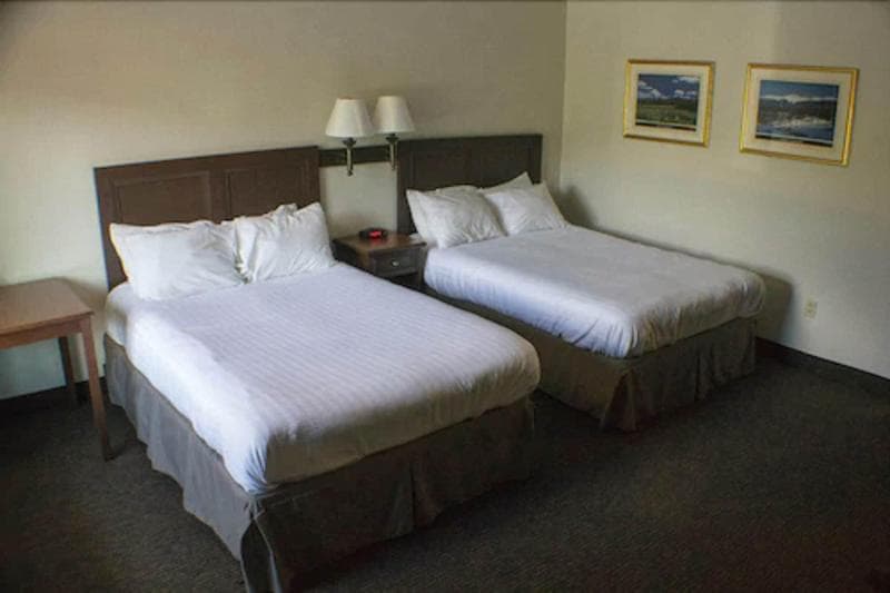 Town & Country Inn 5