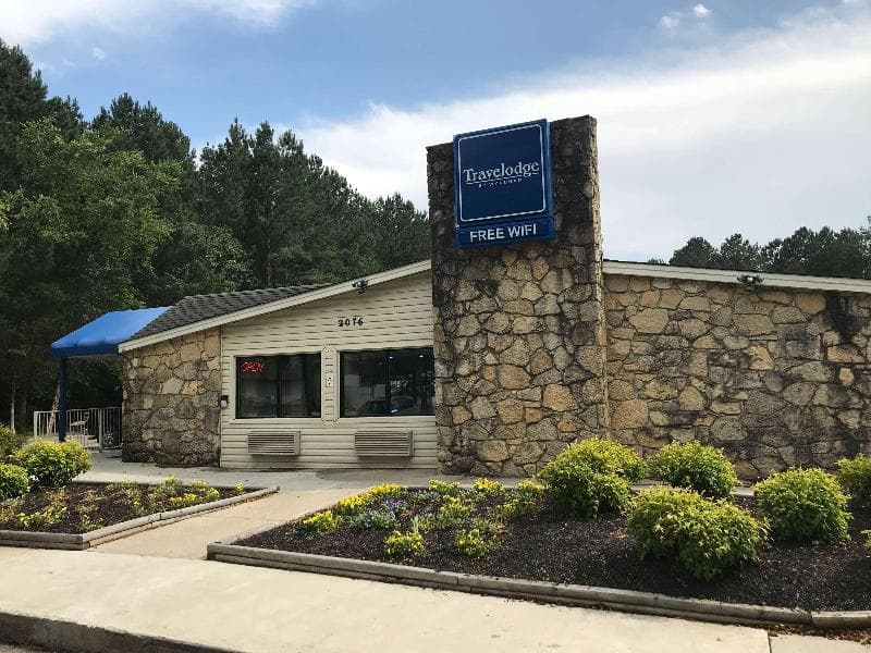 Travelodge By Wyndham Fayetteville 4
