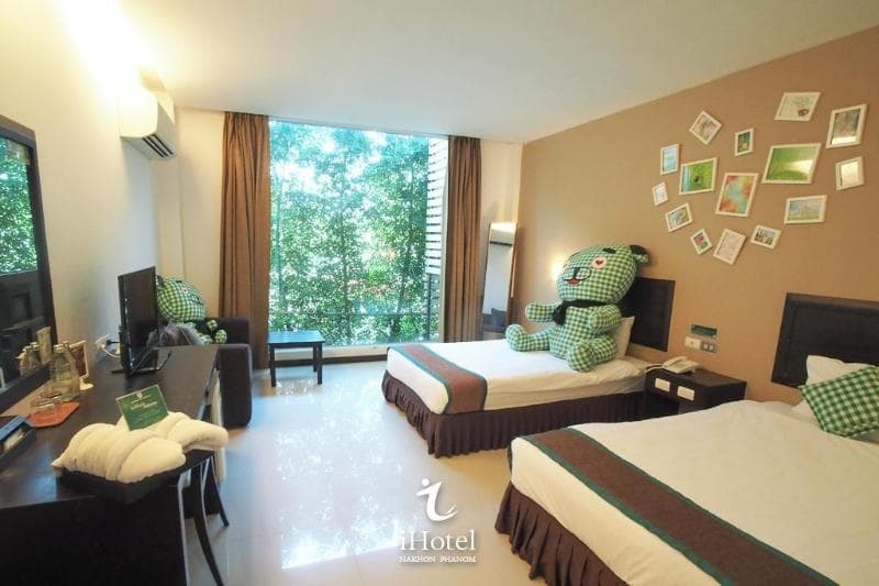 I Hotel 2
