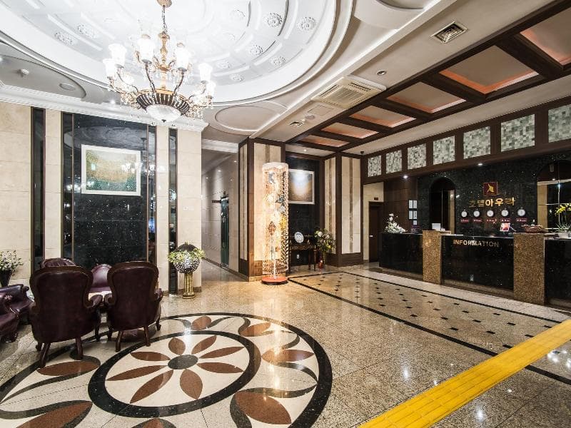 Aura Hotel 3
