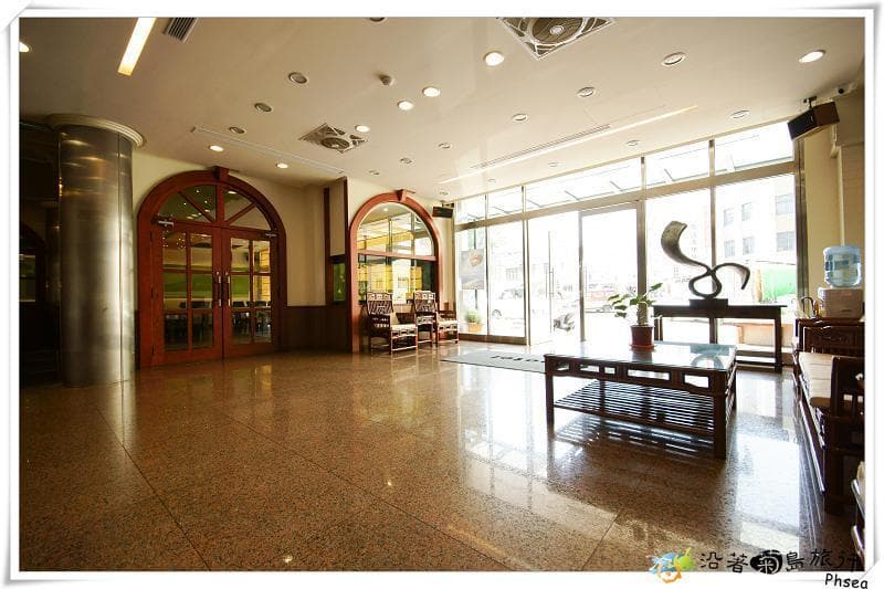 Royal Hotel 2
