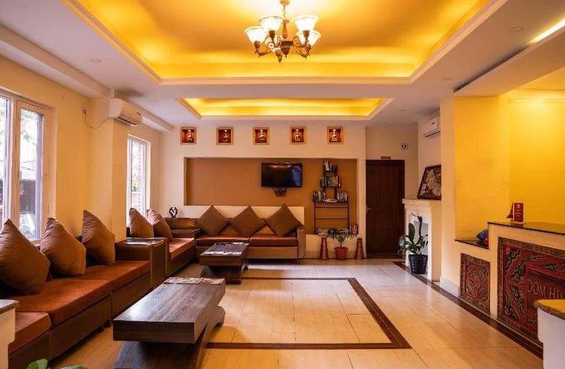Dom Himalaya Hotel 3
