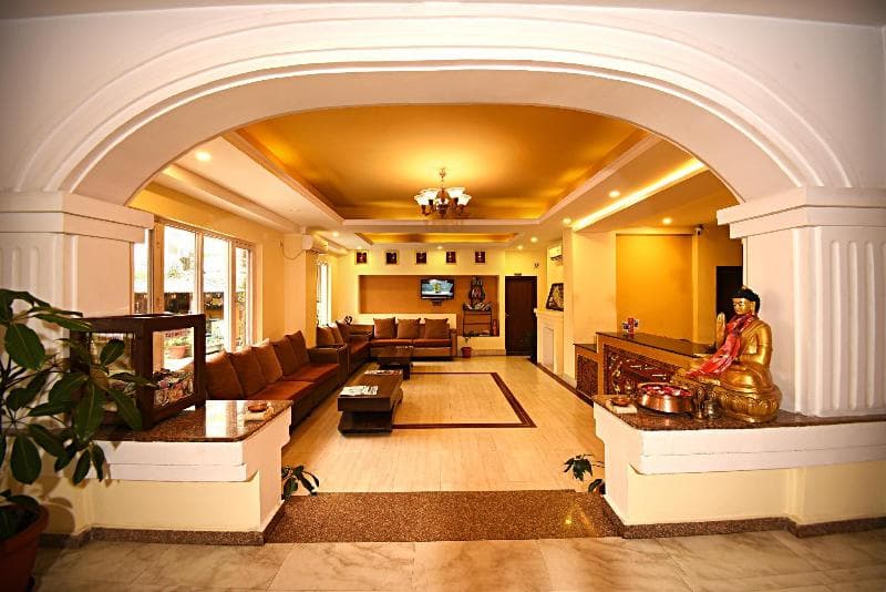 Dom Himalaya Hotel 2