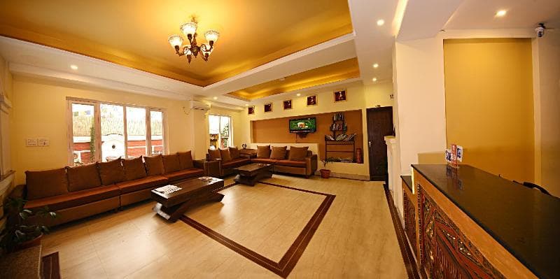 Dom Himalaya Hotel 5