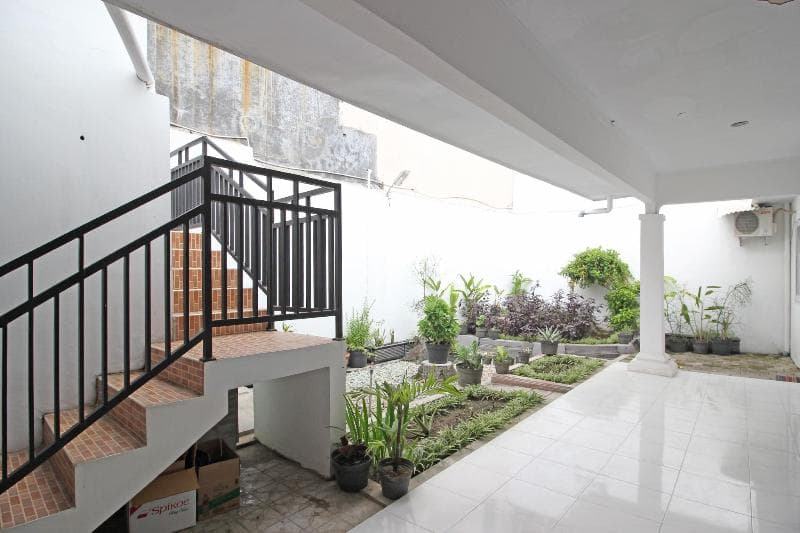 Reddoorz Near Terminal Tirtonadi 4
