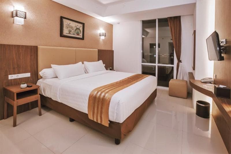 The Azana Hotel Airport Semarang 2