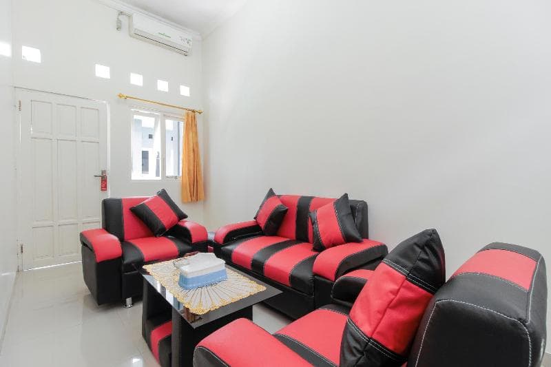 Reddoorz Near Universitas Palangkaraya 4