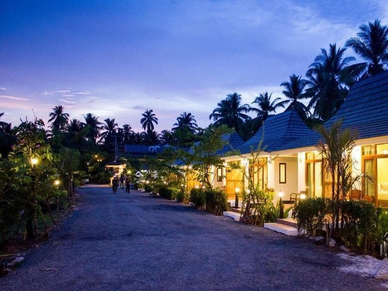 Ruean Thai Nai Bang By Pansak Resort 4