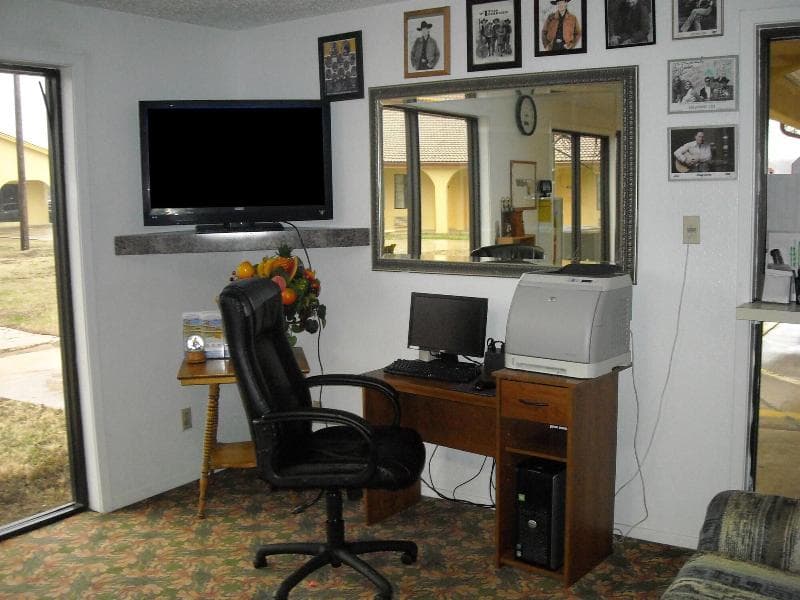 Americas Best Value Inn main