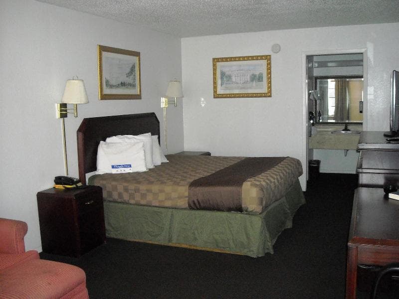 Americas Best Value Inn 4