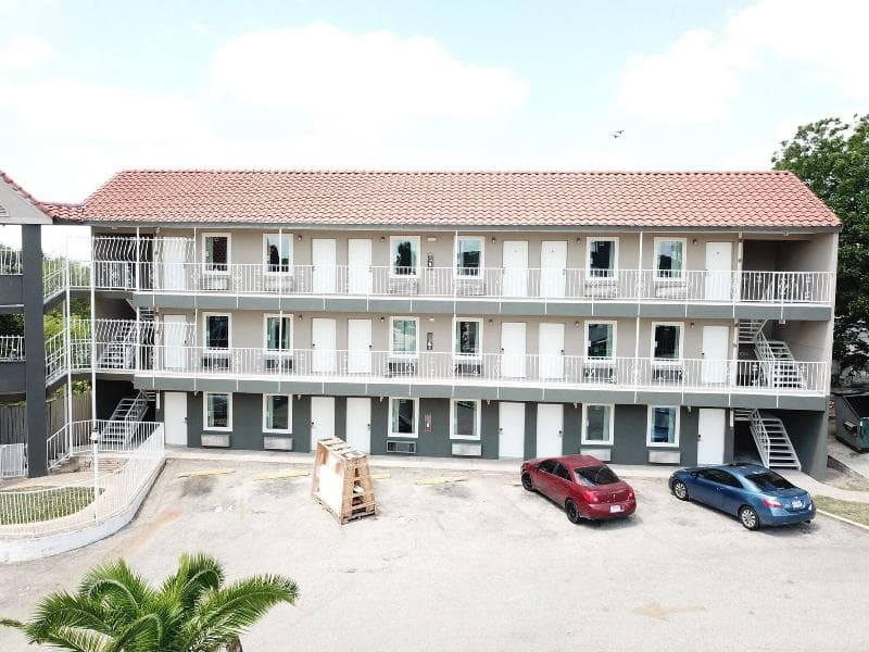 Village Motor Inn 5