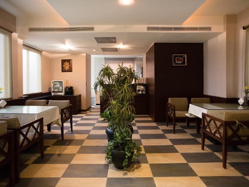 Leesing Motel main