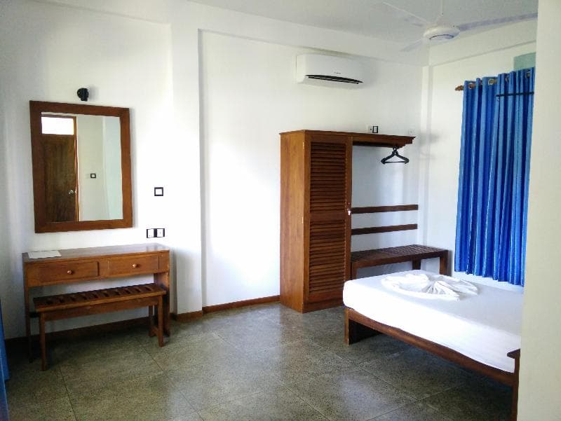 Blue Turtle Hotel 4
