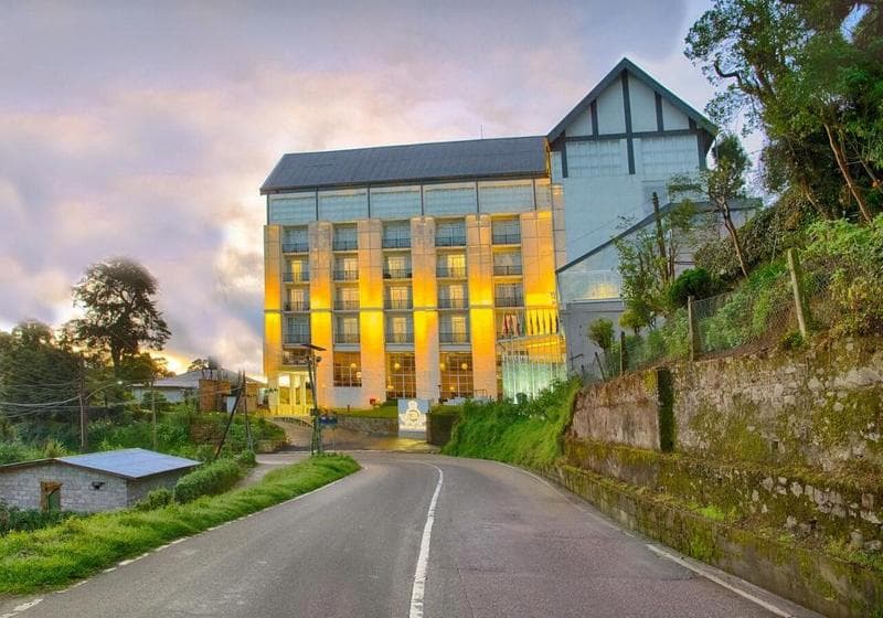 The Golden Ridge Hotel 5