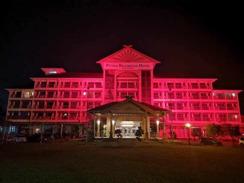 Putra Brasmana Hotel photo 1