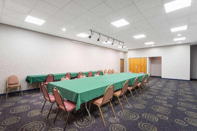 Baymont By Wyndham Greenville Oh photo 1