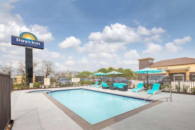 Days Inn & Suites By Wyndham La Porte 4