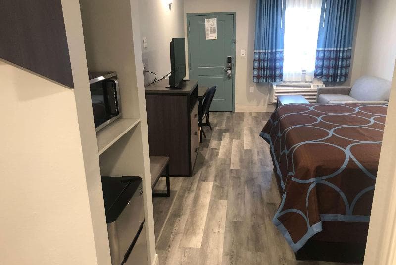 Super 8 By Wyndham Spring/North Houston 3