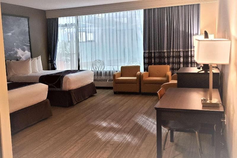 Super 8 by Wyndham Spruce Grove 5