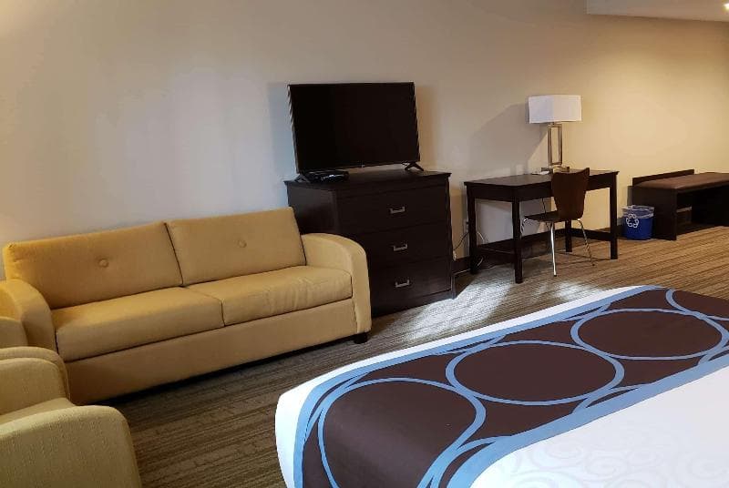 Super 8 by Wyndham Spruce Grove 4