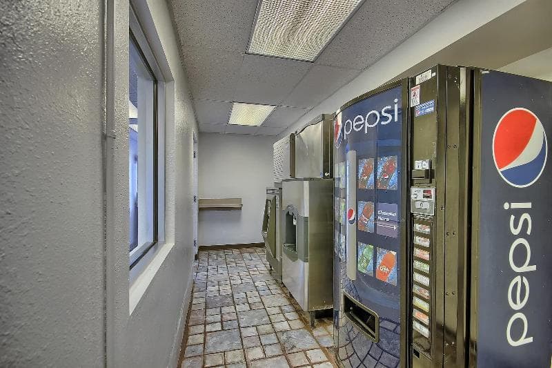 Motel 6 Lima photo 1