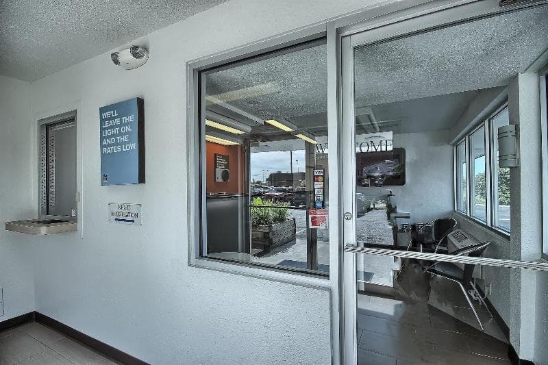 Motel 6 Lima 3