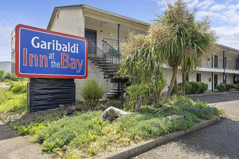 Garibaldi Inn At The Bay 4