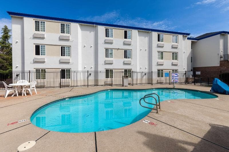 Motel 6 Auburn main