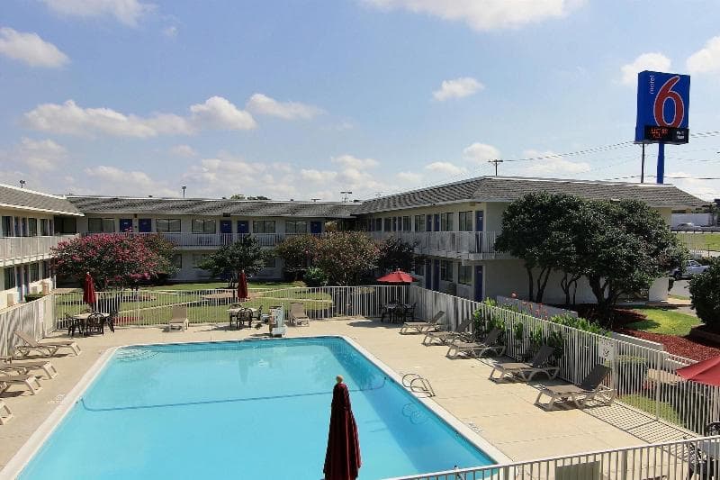 Motel 6 Austin North photo 1