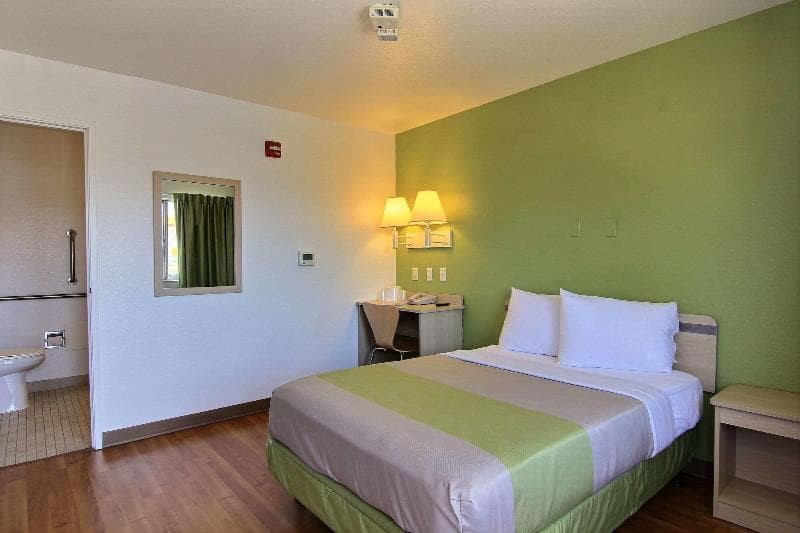 Motel 6 Austin North 3