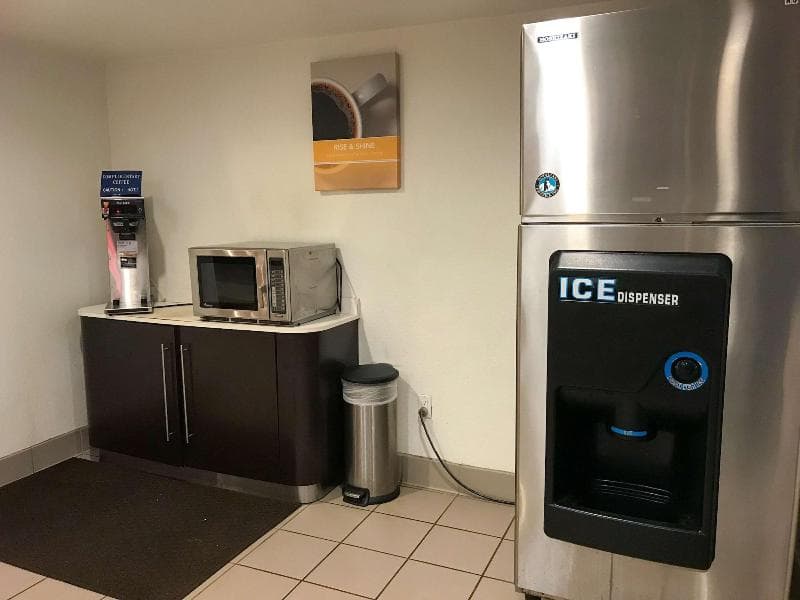 Motel 6 Buttonwillow Central 4