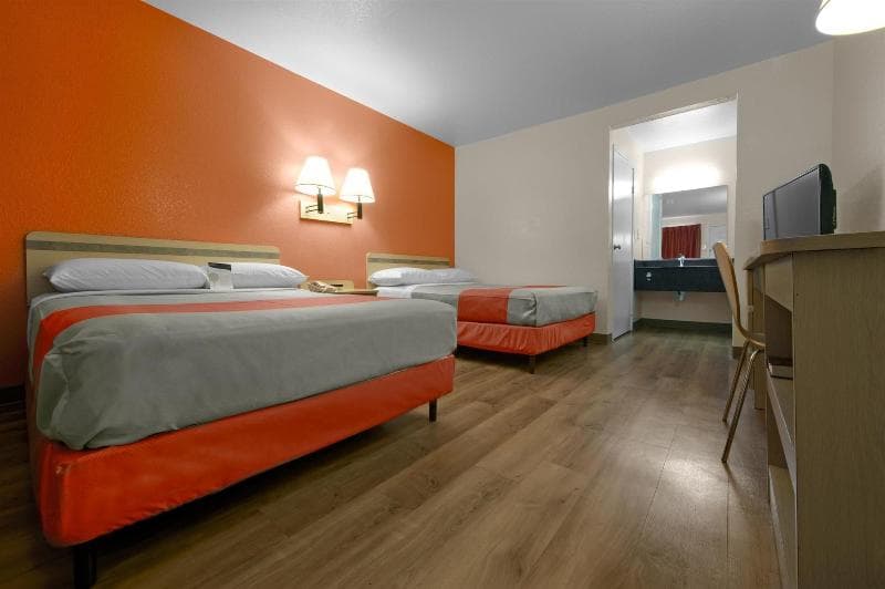Motel 6 Bismarck 3