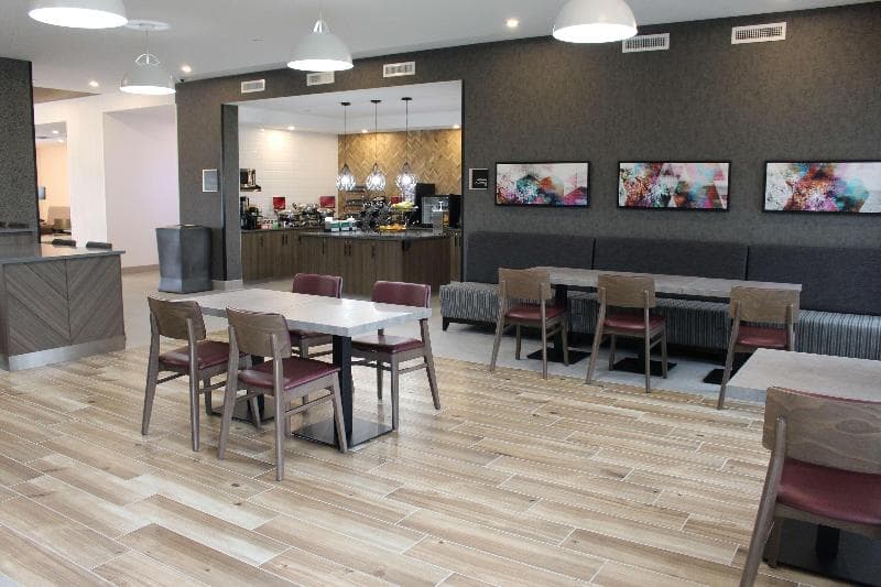 Best Western Plus Dauphin 3